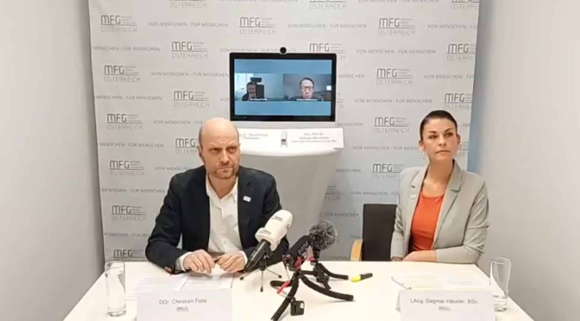 MFG Klub OÖ fordert in Pressekonferenz am 22.12.2021 die sofortige Aussetzung der Covid-19-Kinderimpfung und ruft zur Expertendiskussion auf!